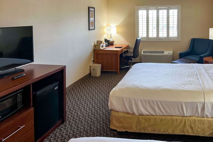 Room 10 of 35