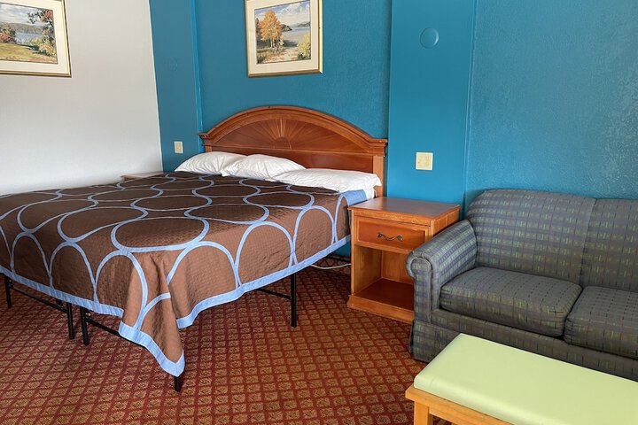 Room 32 of 34