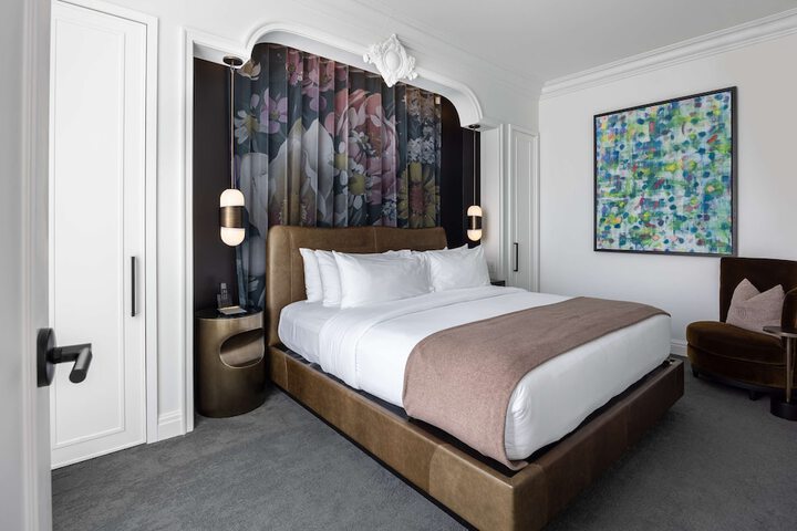 Room 48 of 68