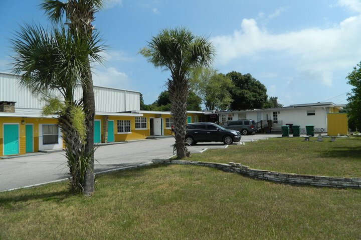 Tropizar Motel