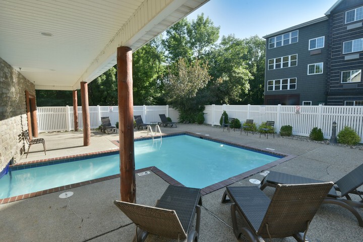 Pool 10 of 69