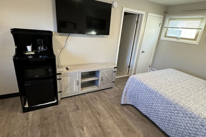 Room 11 of 34