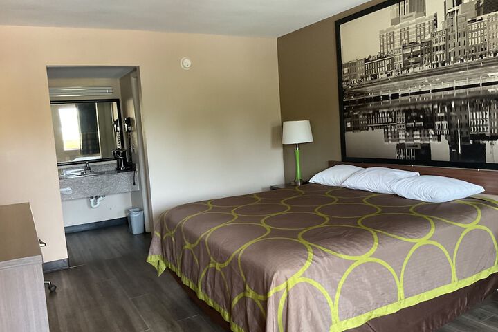 Super 8 by Wyndham Chattanooga / East Ridge