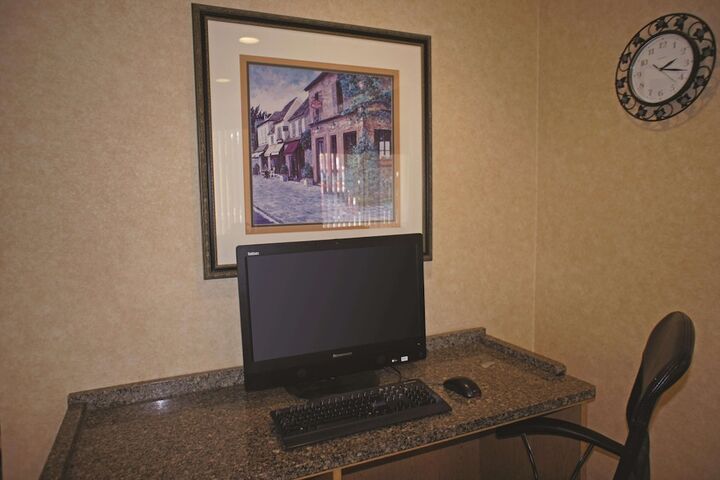 Business Center 32 of 32