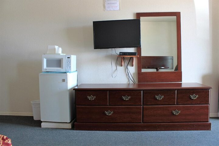 Room 25 of 37