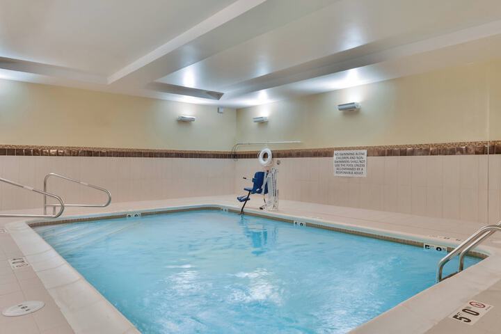 Courtyard by Marriott St. Louis Chesterfield