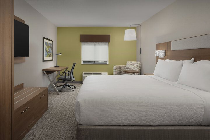 Room 16 of 33
