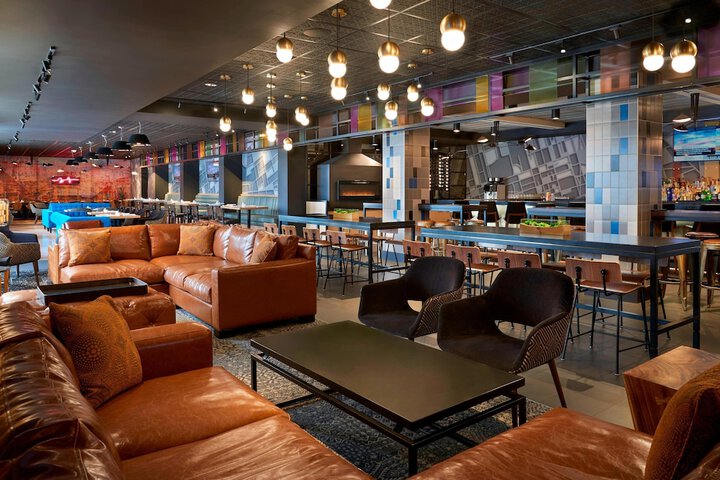 Lounge 58 of 68
