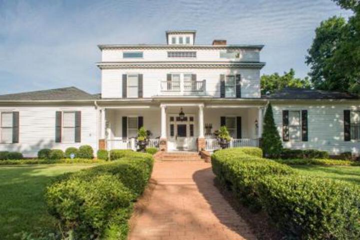 Lions Gate B & B