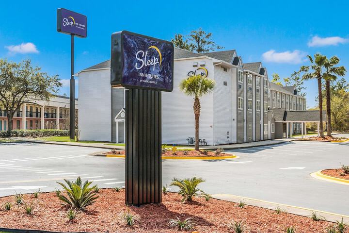 Hotel 6 of 66
