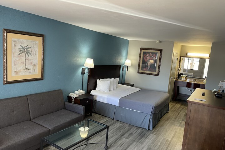 Room 30 of 42