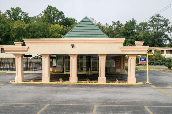 Rodeway Inn University