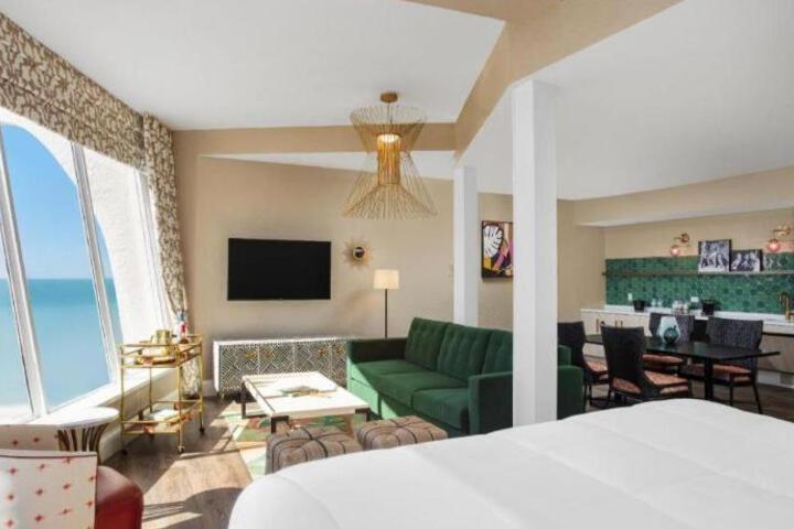 Bellwether Beach Resort