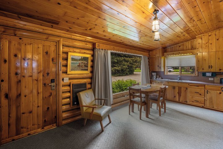 El Western Cabins & Lodges