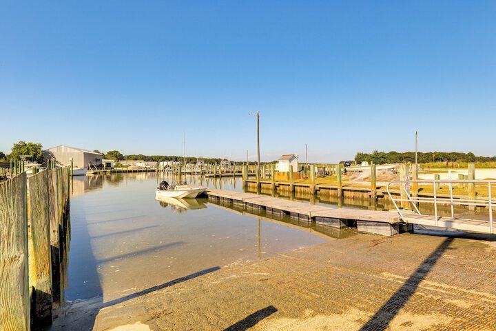 Home w / Fire Pit 1 Mi to Willis Wharf Boat Ramp!
