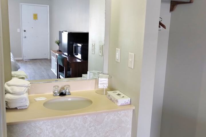 Room 7 of 27