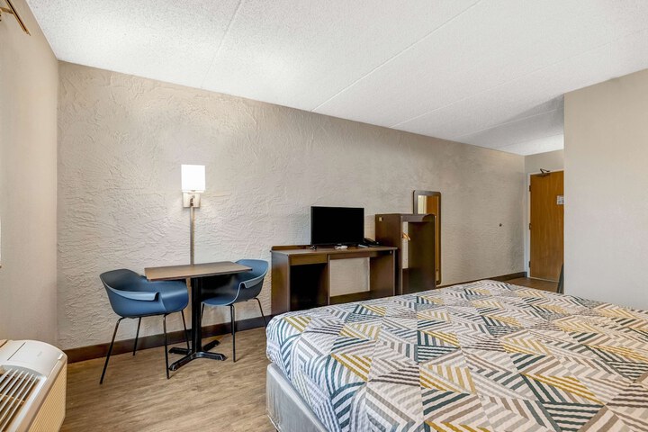 Motel 6 Elk Grove Village IL - OHare