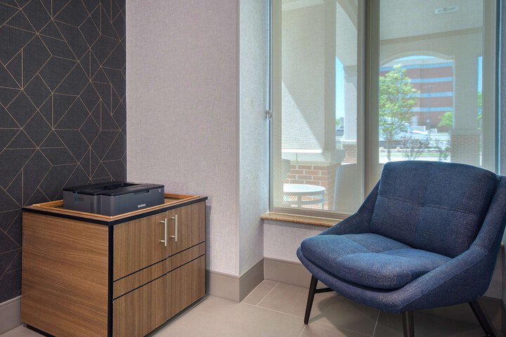 Business Center 66 of 66