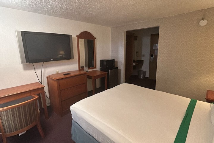 Tacoma Port Inn Fife I-5