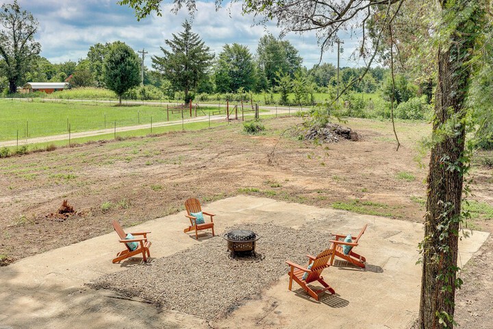 Family-friendly Broken Bow Home w / Grill!