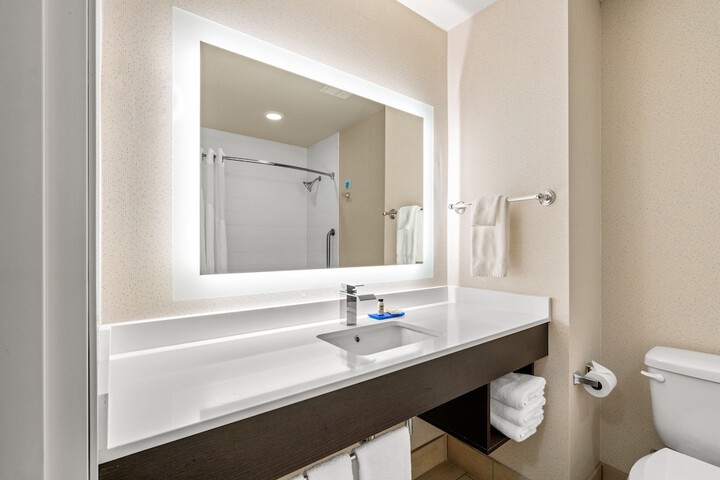 Holiday Inn Express & Suites Klamath Falls Central by IHG