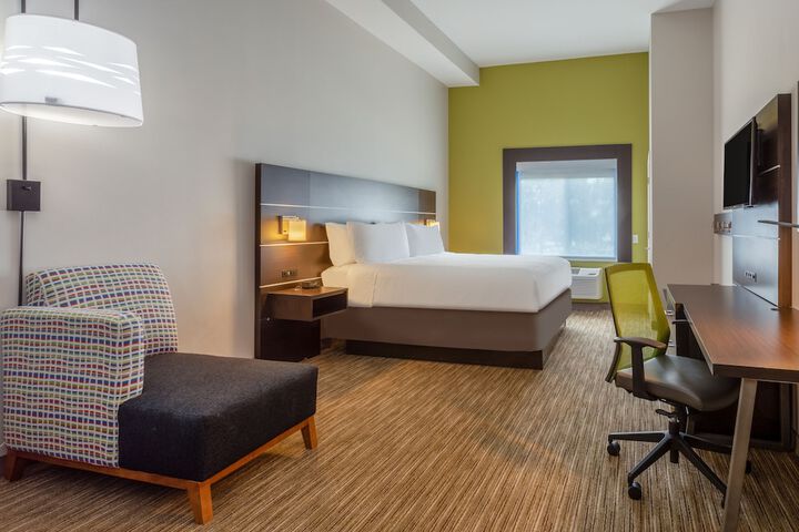 Room 10 of 30