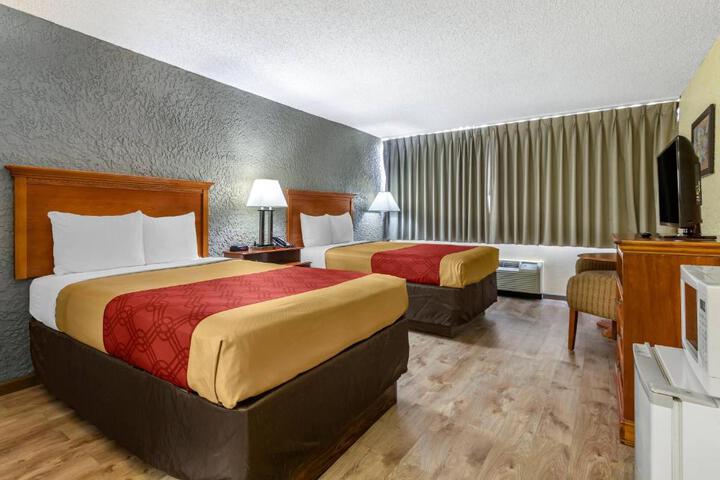 Econo Lodge Broken Arrow