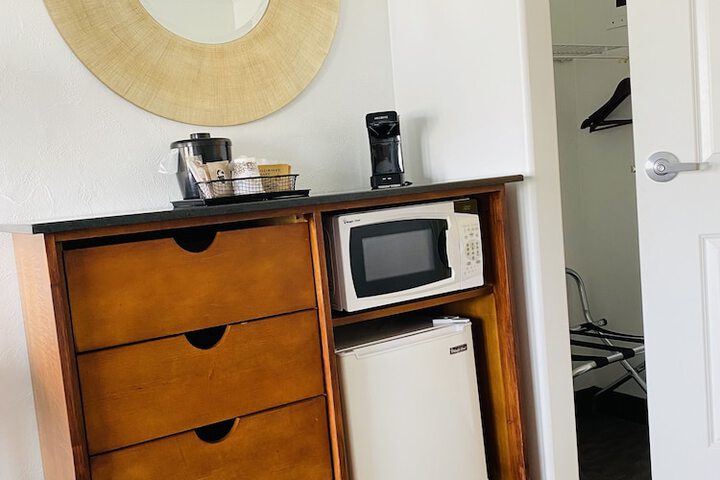 Room 13 of 16