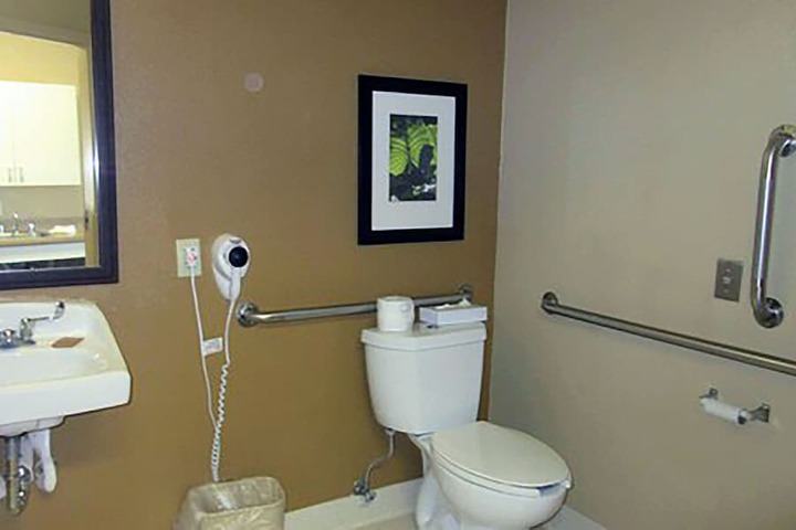 Room 32 of 54
