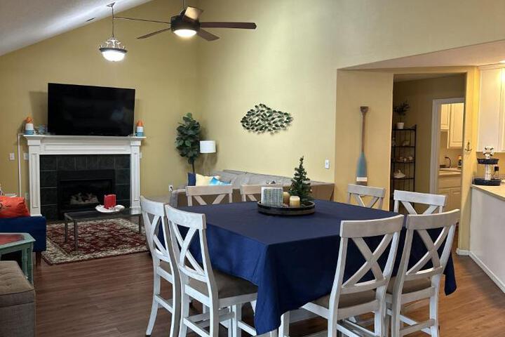 Gearhart Lakefront Vacation Rental