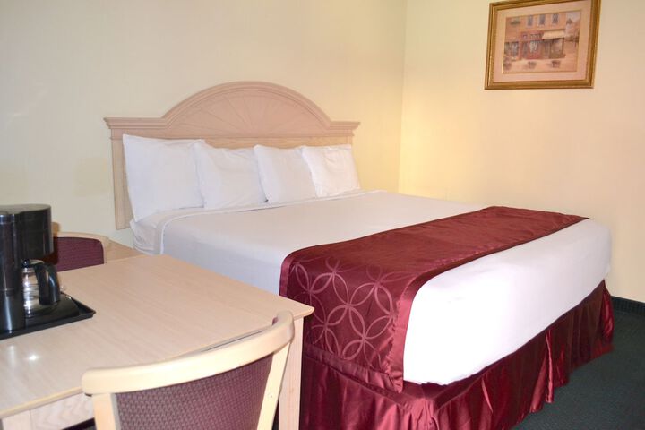 Room 10 of 21