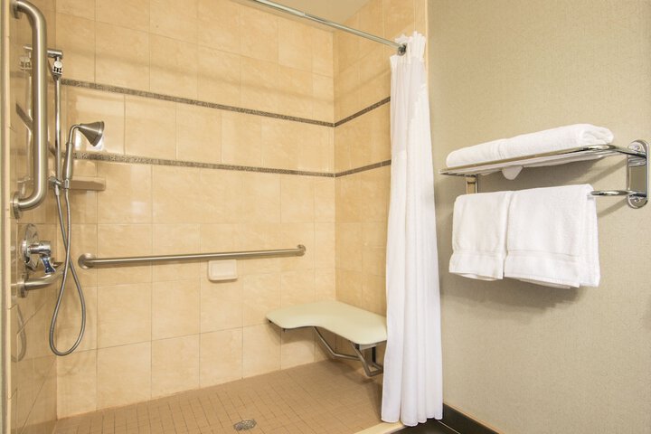 Room 11 of 27