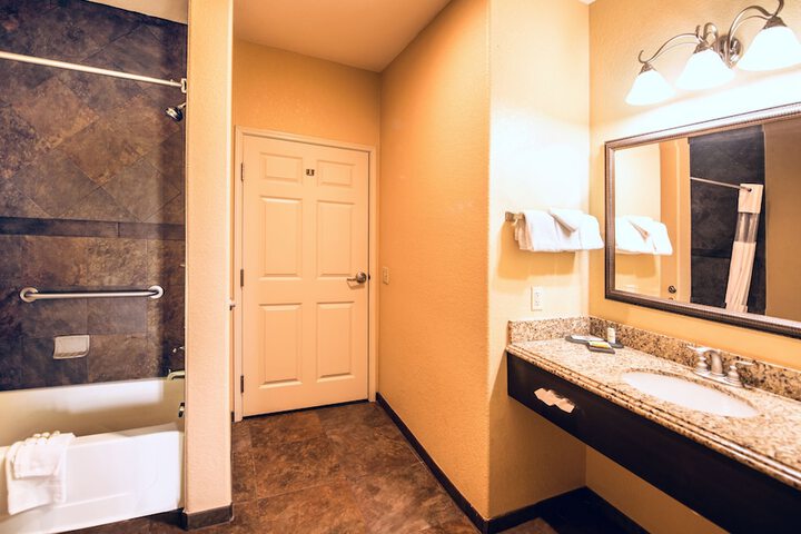 La Quinta Inn & Suites by Wyndham Marble Falls