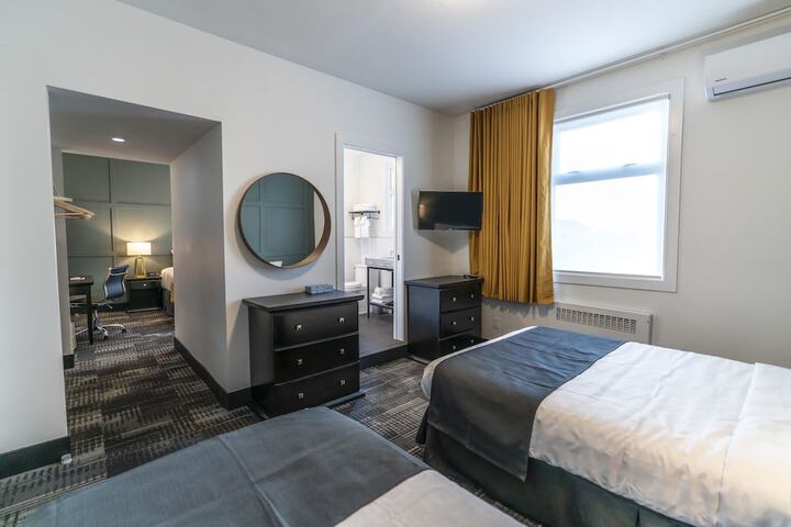Room 25 of 42
