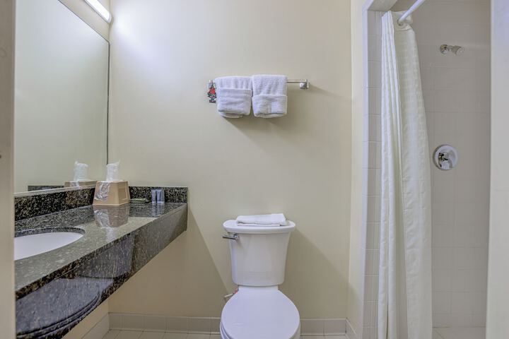 Whispering Pines by Hotel O Whitestone VA