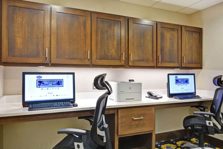 Business Center 62 of 62