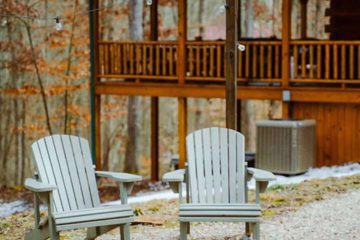Sleeps 16! Luxury Cabin With Game Room & Hot Tub