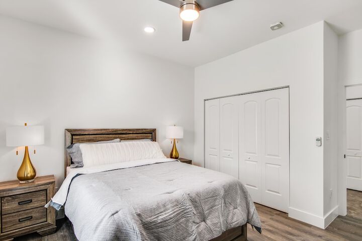 6BR Sleeps 15 Pool BBQ Firepit Games Stables More!
