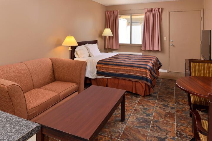 Room 10 of 27