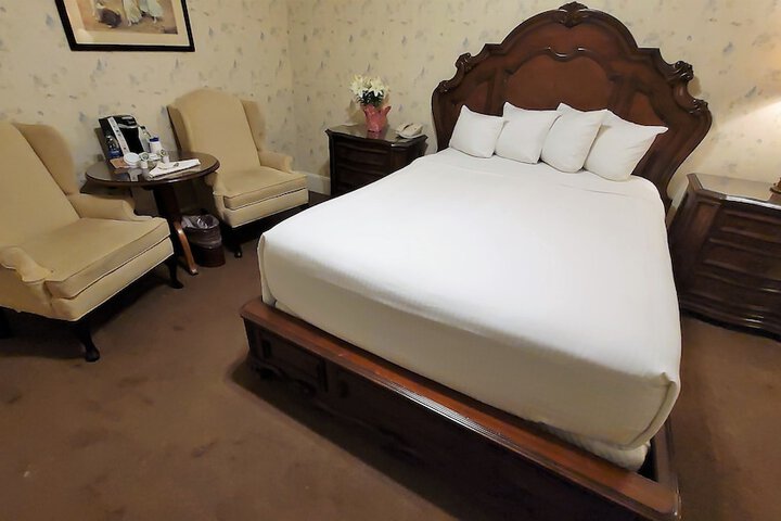Room 80 of 104