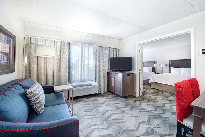 Room 27 of 52