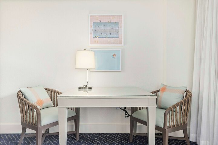 Room 16 of 172