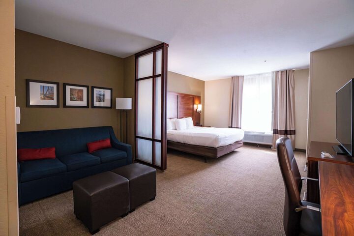 Comfort Suites Flowood - Jackson Airport (must meet transportation requirement)