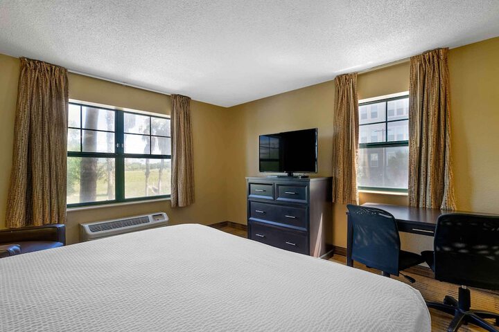Room 8 of 29