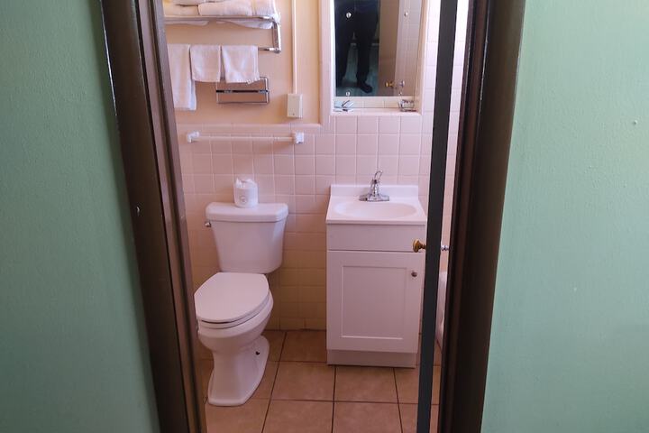 Room 19 of 28