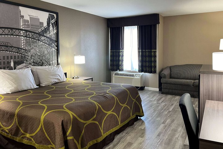 Super 8 by Wyndham Harrison OH