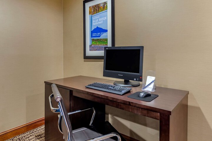 Business Center 33 of 34