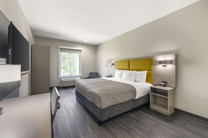 Room 20 of 32
