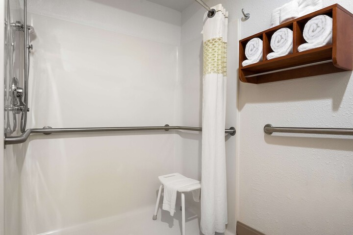Room 13 of 20