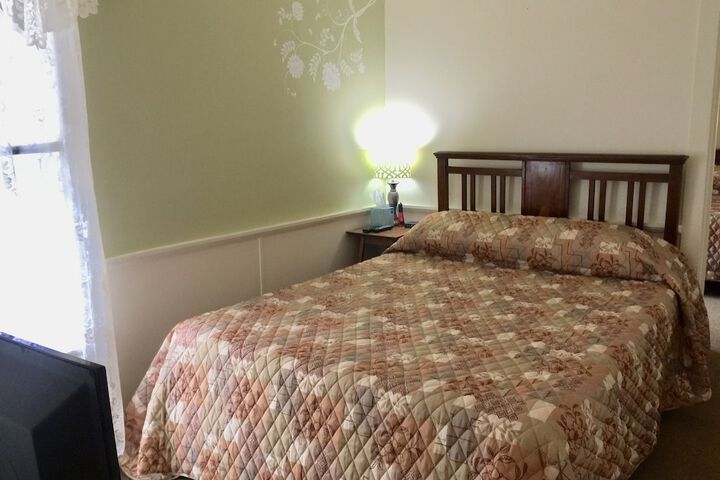 Alexanders Lodge